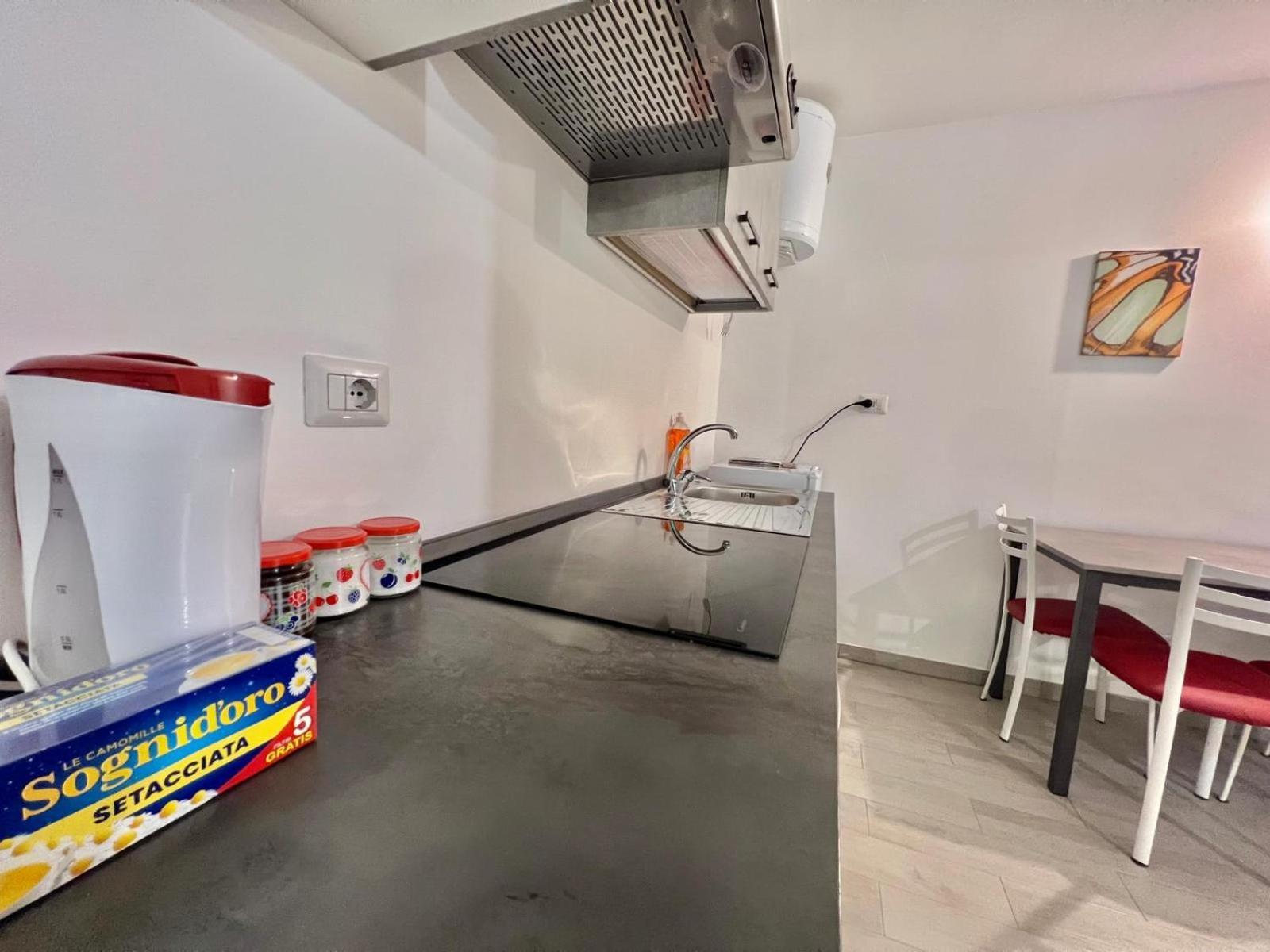 Appartamento Abruzzi S&s, Graziosa, Accanto Metropolitana Cologno Sud M2, Con Parcheggio Gratuito In Strada Cologno Monzese