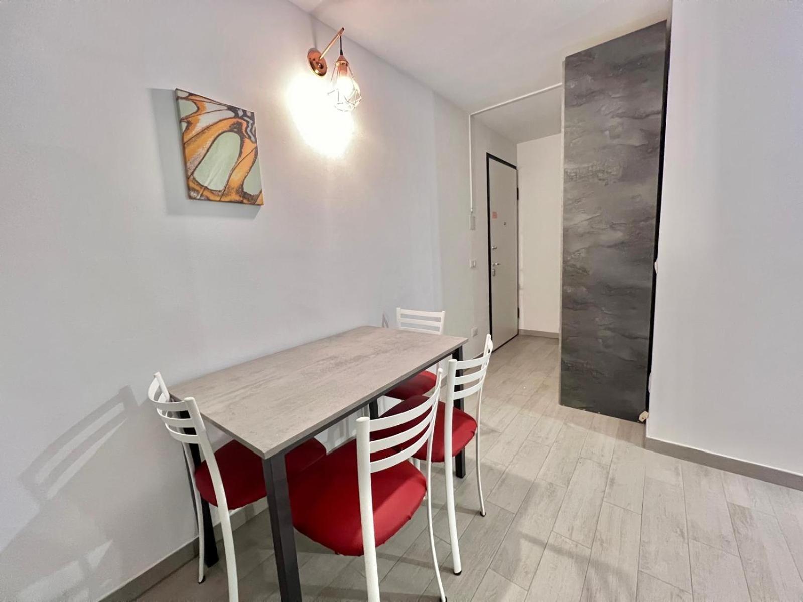 Abruzzi S&s, Graziosa, Accanto Metropolitana Cologno Sud M2, Con Parcheggio Gratuito In Strada * Cologno Monzese