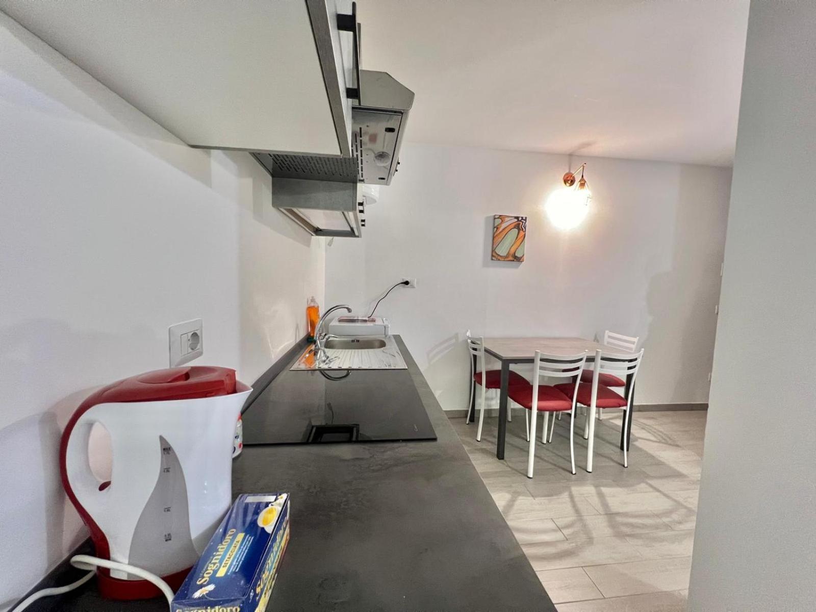 Abruzzi S&s, Graziosa, Accanto Metropolitana Cologno Sud M2, Con Parcheggio Gratuito In Strada Appartamento *